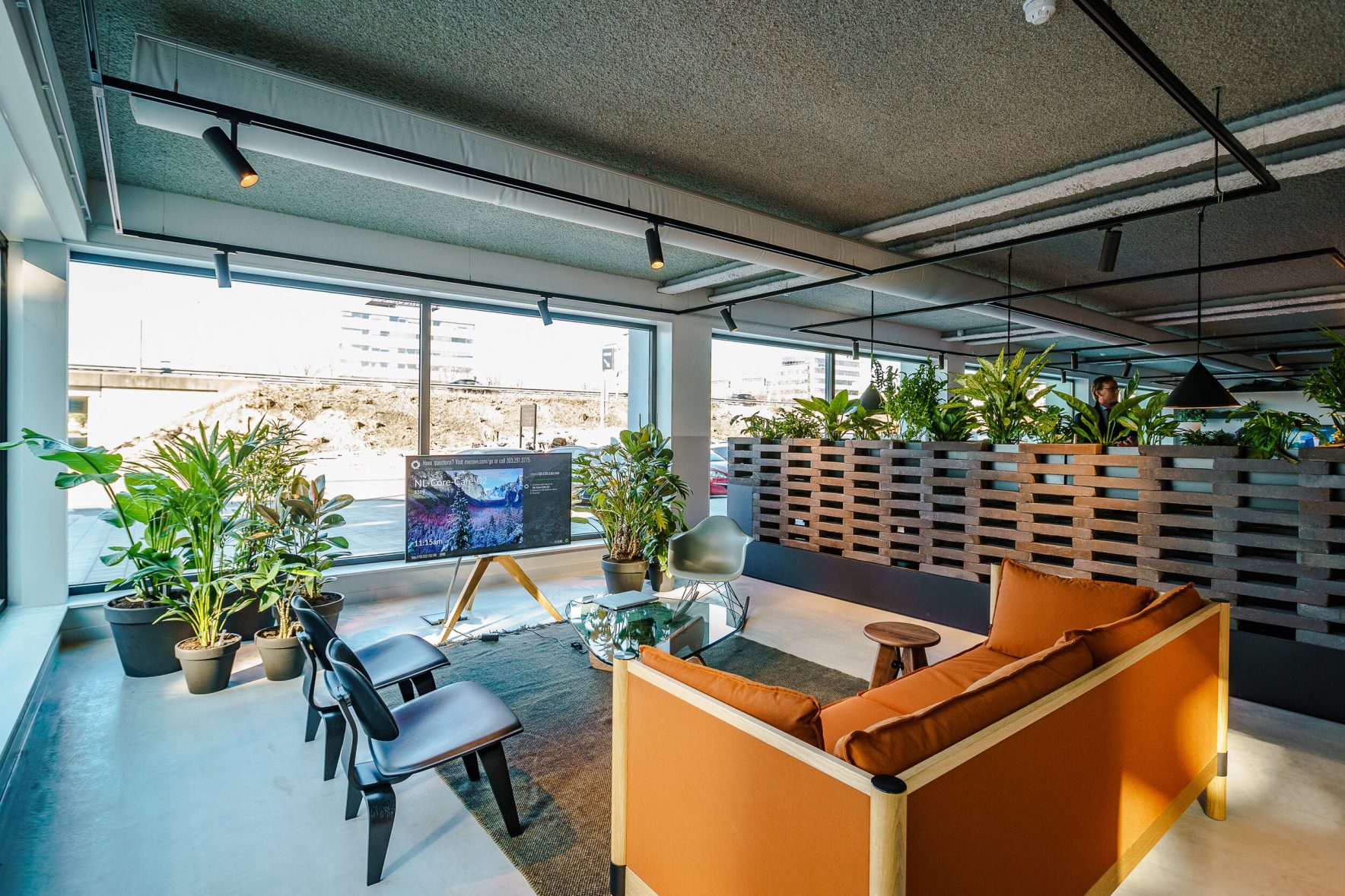 StoneCycling || Healthy, Open Office Design at CBRE Headquarters in Amsterdam