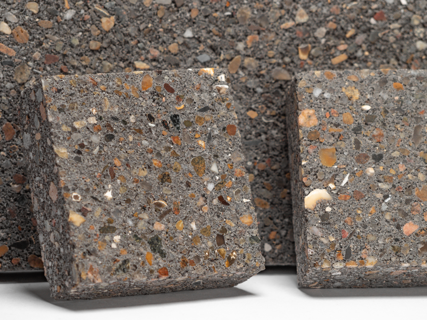 StoneCycling | BioBasedTiles® | Pepper Polished
