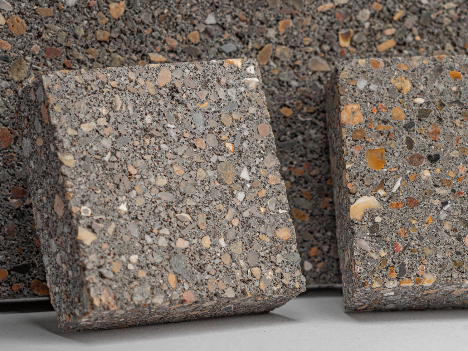 StoneCycling | BioBasedTiles® | Pepper Polished