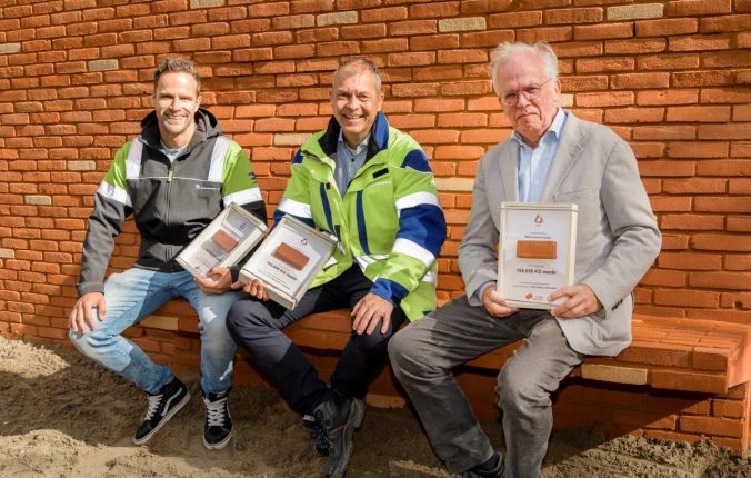 Vattenfall realizes heat transfer station and upcycles 104,656 kilos of waste with a circular facing brick