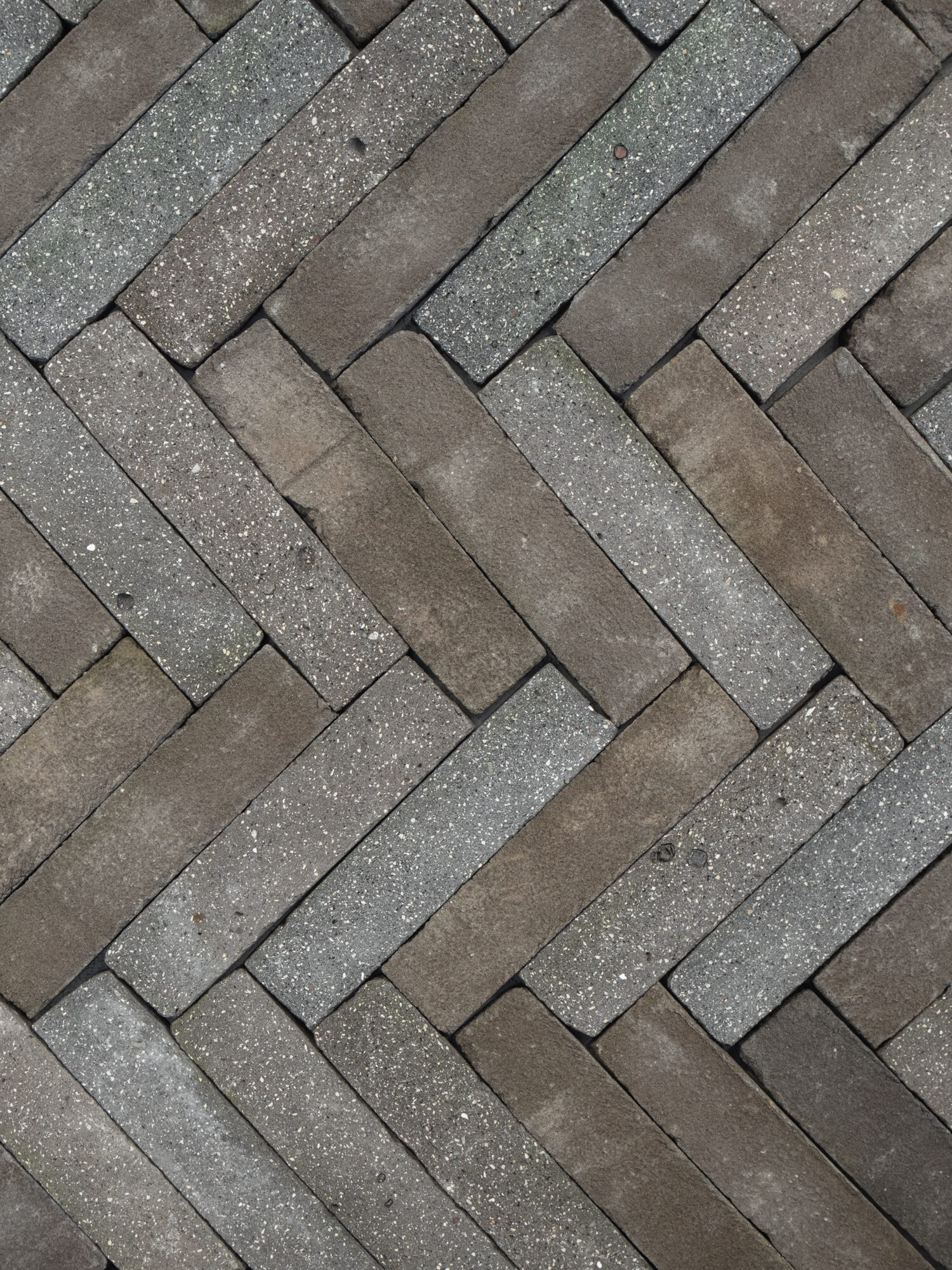 STOCK StoneCycling - WasteBasedBricks Blackpepper Herringbone