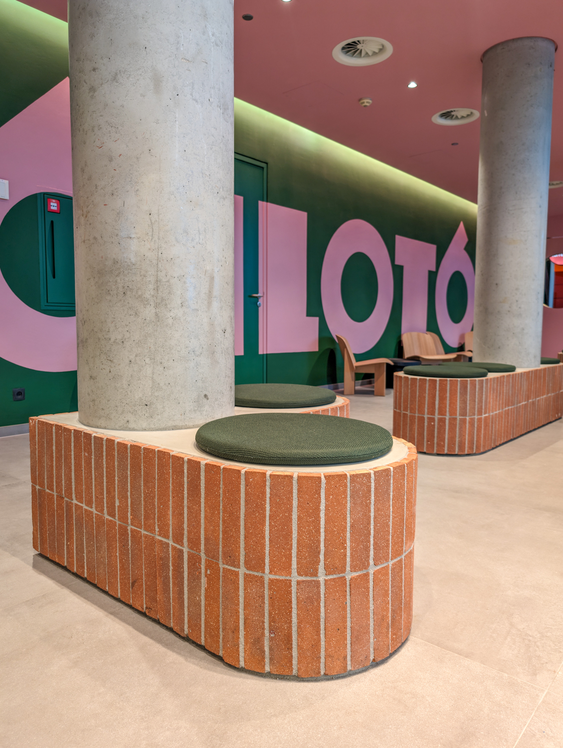 Circular Coffee Bar LOT61 at DoubleTree by Hilton Amsterdam Centraal Station