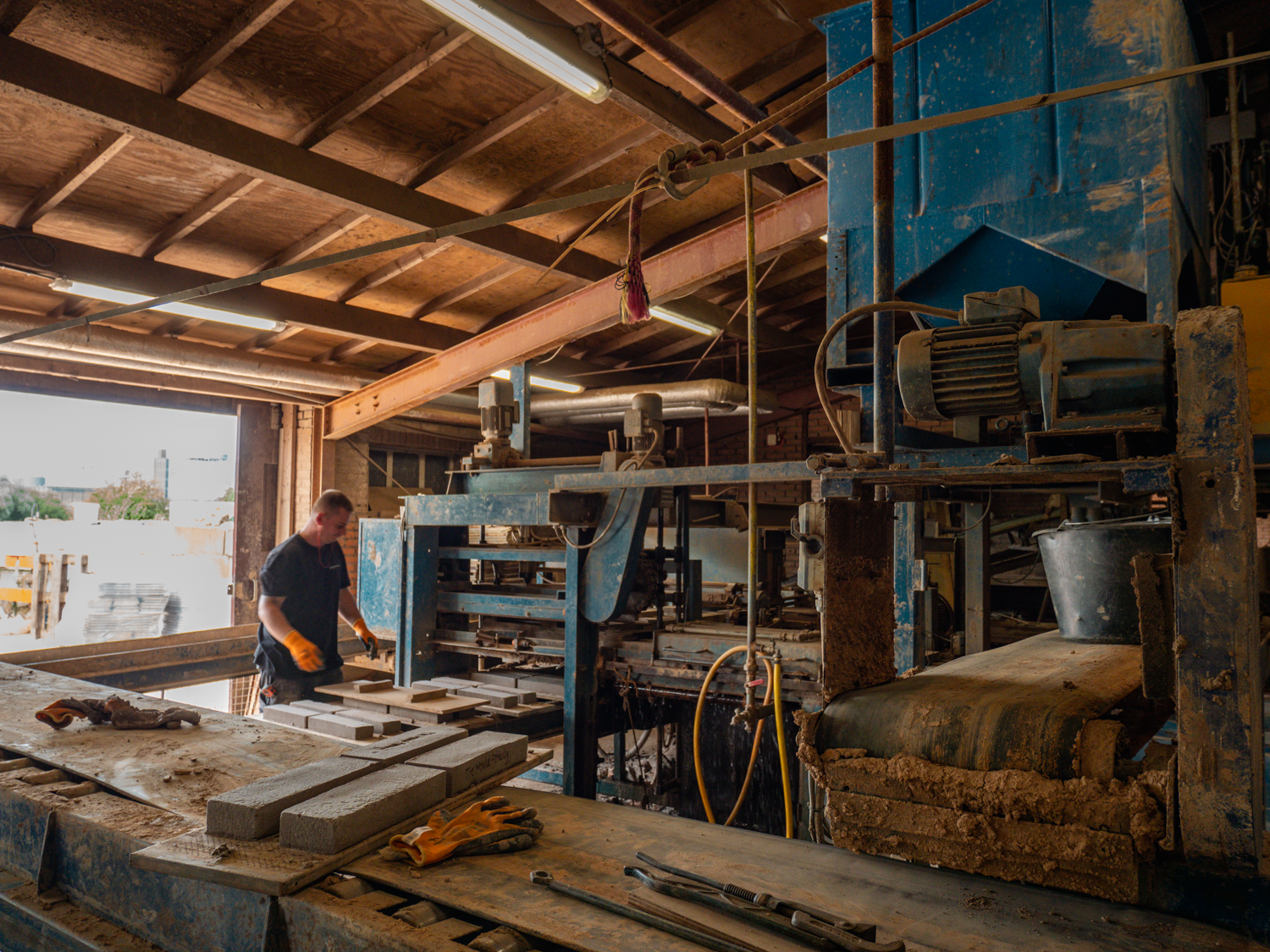 Epperstone, UK || FRONT Materials