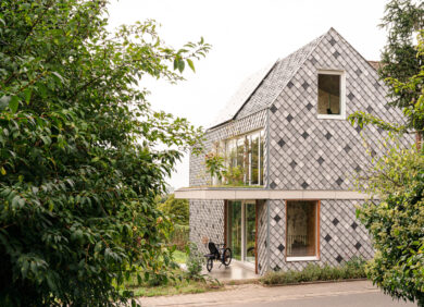 Striking Pretty Plastic Facade at Residence in Heverlee, Belgium | FRONT® Materials