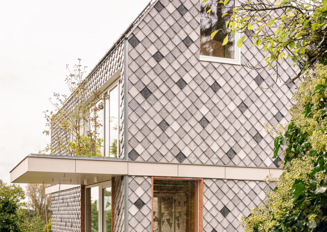 Striking Pretty Plastic Facade at Residence in Heverlee, Belgium | FRONT® Materials