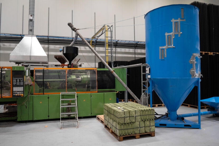 FRONT® Pretty Plastic Panels - How It's Made