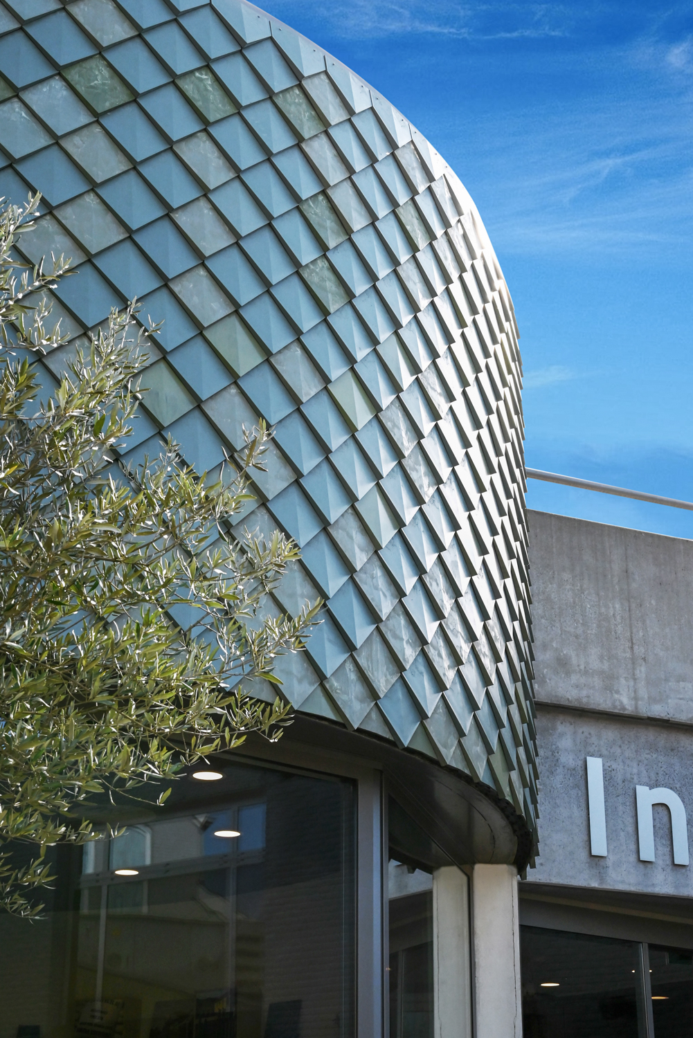 Pretty Plastic Facade Cladding at Satelliet Showroom in Breda, The Netherlands | FRONT® Materials