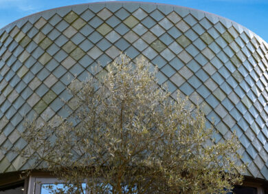 Pretty Plastic Facade Cladding at Satelliet Showroom in Breda, The Netherlands | FRONT® Materials