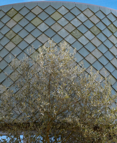 Pretty Plastic Facade Cladding at Satelliet Showroom in Breda, The Netherlands | FRONT® Materials