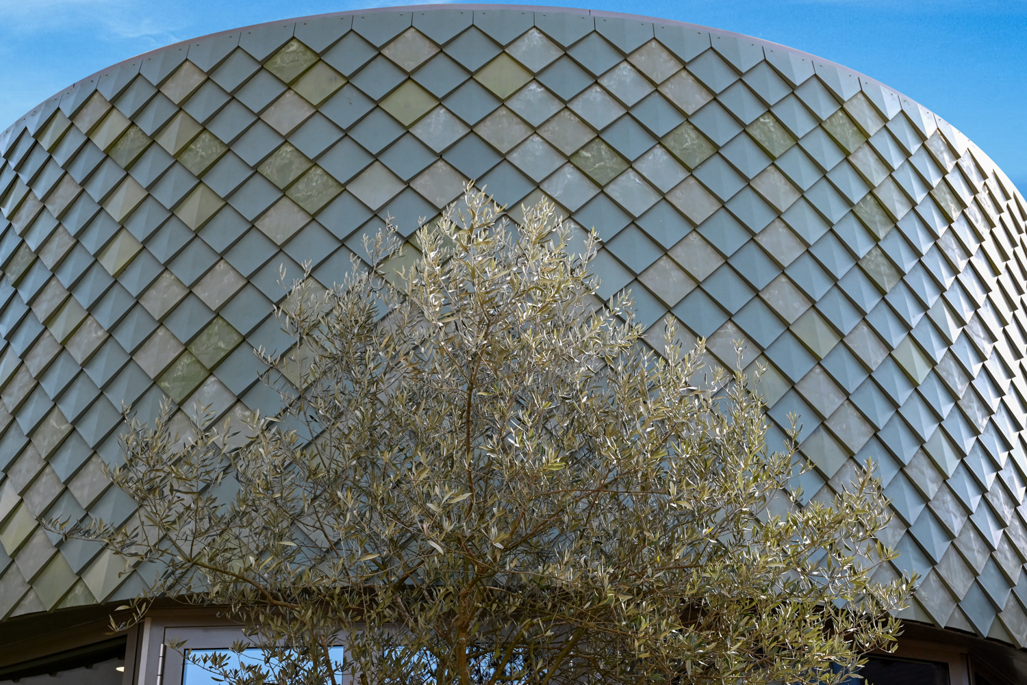 Pretty Plastic Facade Cladding at Satelliet Showroom in Breda, The Netherlands | FRONT® Materials