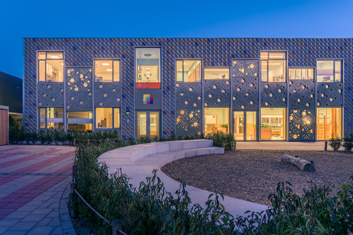 Second High Pretty Plastic Panel Facade at School in Alphen aan de Rijn, the Netherlands