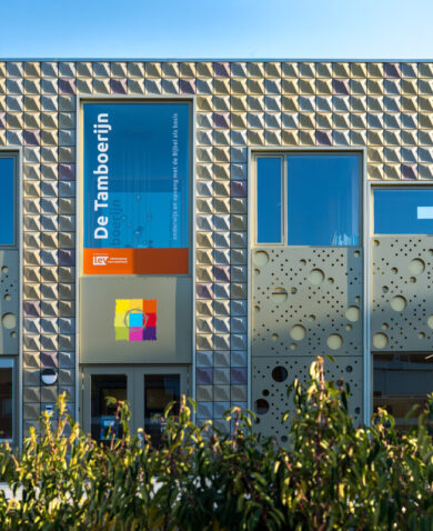 Second High Pretty Plastic Panel Facade at School in Alphen aan de Rijn, the Netherlands
