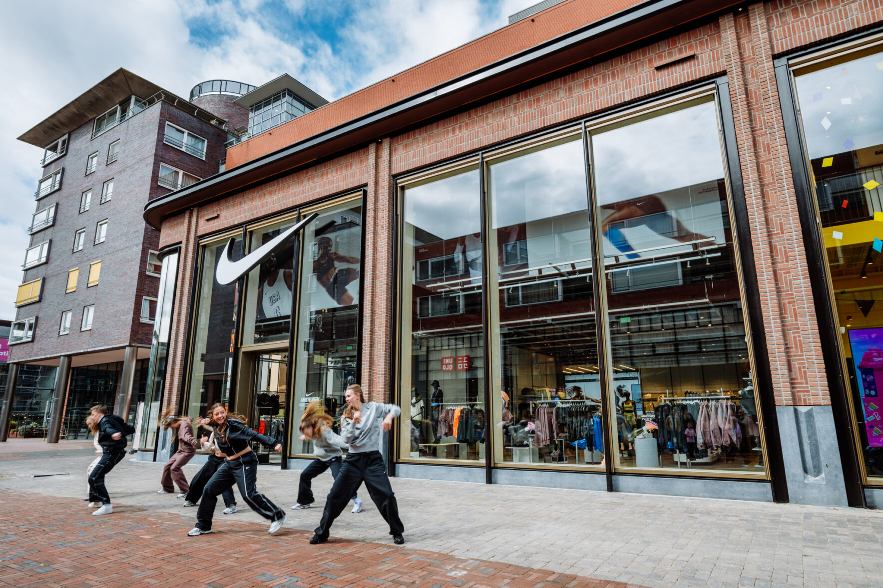 Sustainable Brick Slip Facade For Landmark Retail Renovation in Amstelveen, the Netherlands | FRONT Materials