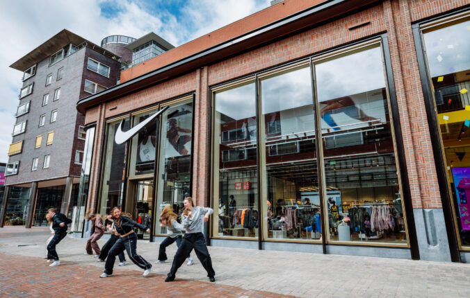 Sustainable Brick Slip Facade For Landmark Retail Renovation in Amstelveen, the Netherlands | FRONT Materials